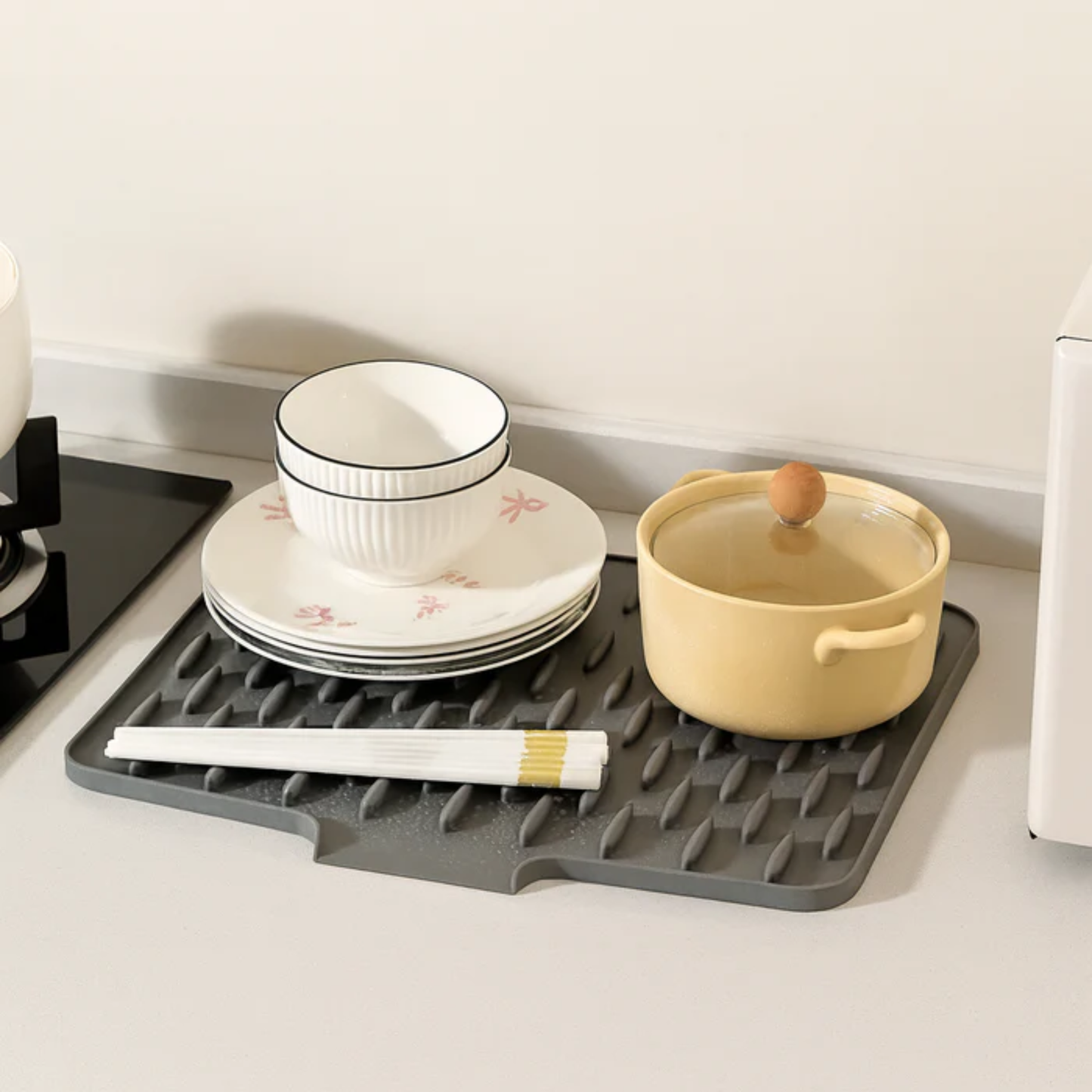 SéchoirSil™ | Le Tapis de Cuisine Tout-en-Un : Sécher, Protéger, Isoler.