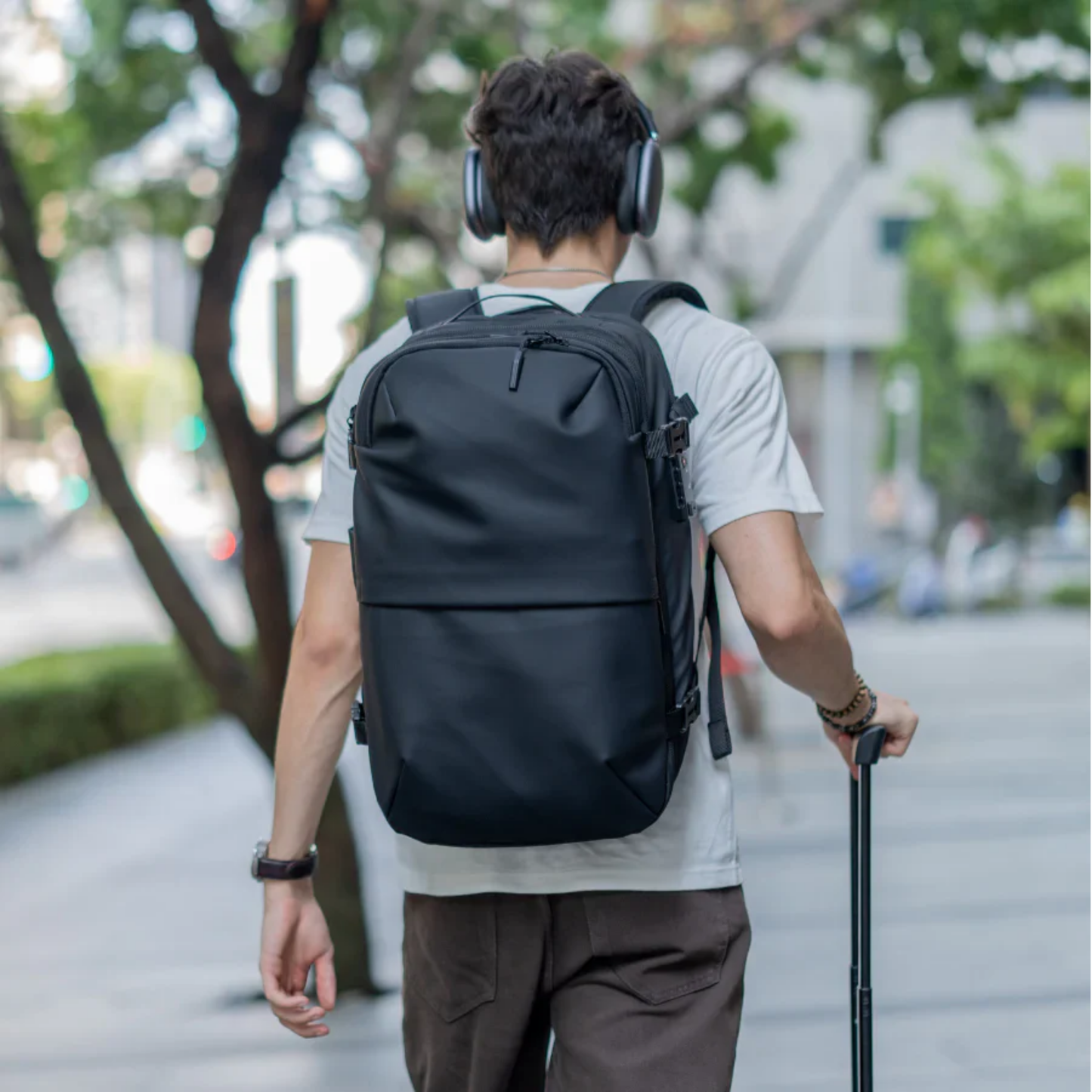 AirPackPro™ | Le bagage cabine qui prolonge votre voyage, pas votre facture. 💰